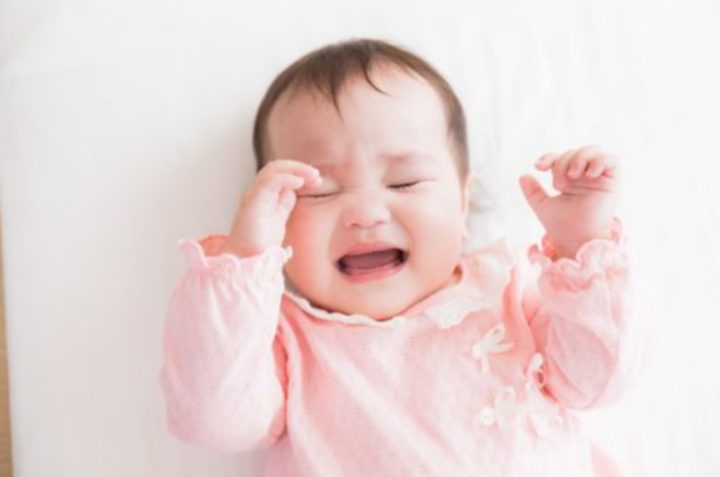 赤ちゃんの吐き戻しはタオルで防止できる その作り方は 快眠の神様